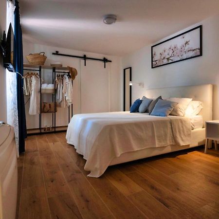 Diomira Apartment Таорміна Екстер'єр фото